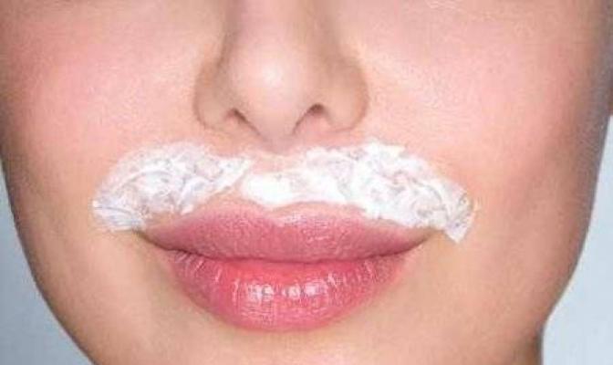 How to remove mustaches with peroxide carefully?